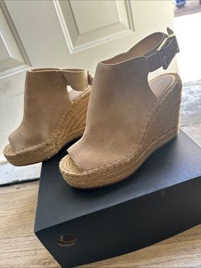 Kenneth Cole Tan Suede Espadrille Peep-Toe Wedge Sandals